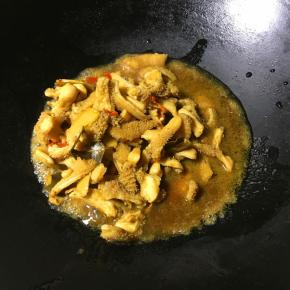 打开盖子开大火收汁。