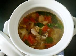 加入适量盐和胡椒粉，搅拌均匀，即可食用