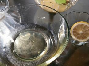 蛋清加几滴柠檬汁