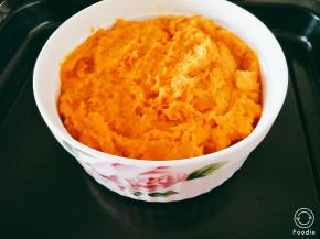 放入预热好的烤箱200度10分钟。放入芝士碎更是完美。没有烤箱。这一步可省略