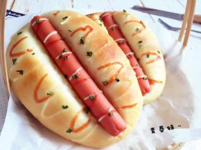 番茄酱和沙拉酱可以挤得粗一点