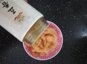 一份加入五香粉。