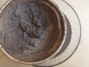 将黑豆渣过滤出来