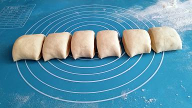 切成等量的剂子。