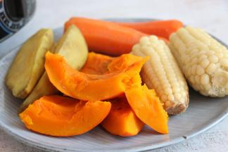 时间结束后，可以用筷子试试，如果可以轻松扎透食材，即代表熟了。