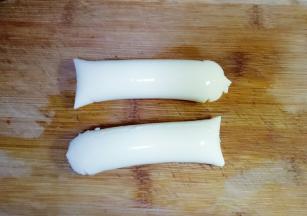 日本豆腐取出，切成4段