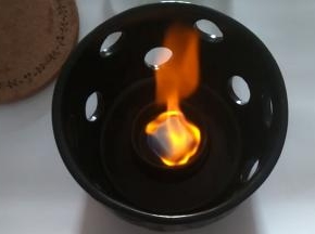 点燃酒精块儿