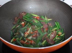 放盐炒均即可。