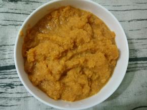 切好块的南瓜取一半用搅拌机打成泥！