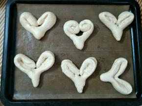 全部弄完摆放烤盘，二次发酵两倍大