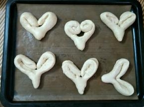 全部弄完摆放烤盘，二次发酵两倍大