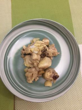 捞出用温水洗净，捞出沥干水分备用