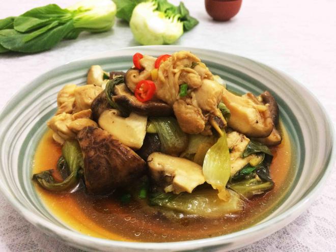 鸡腿蒸香菇油菜