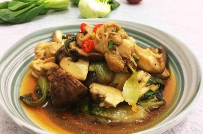 鸡腿蒸香菇油菜