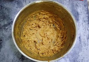 打发至体积变大且蓬松