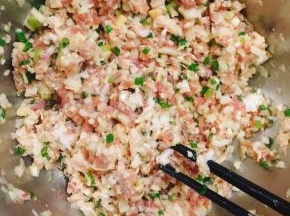 用筷子顺时针搅拌20分钟上劲