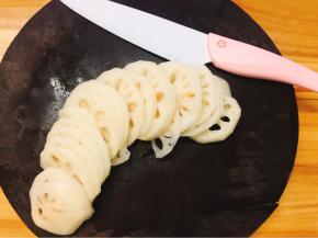 用奈瓷刀切成薄片