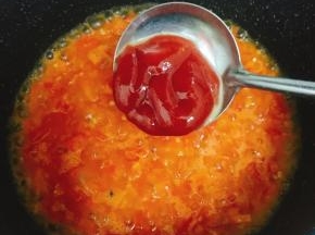 加入一勺番茄酱