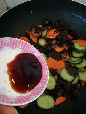 加入一点蚝油。