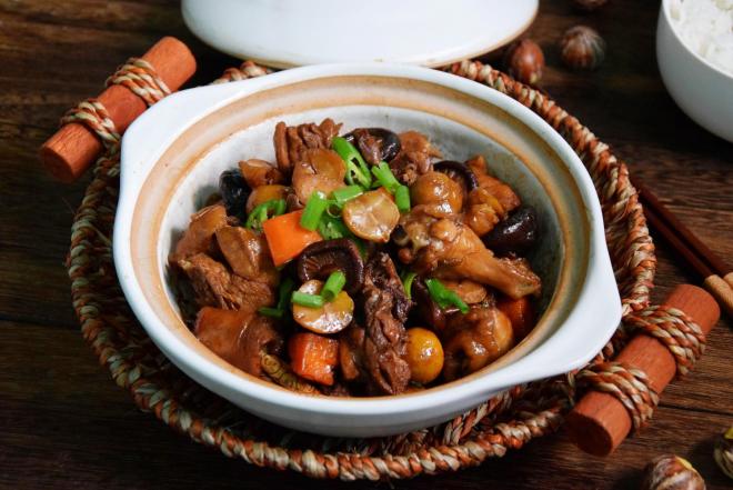 栗子鸡煲