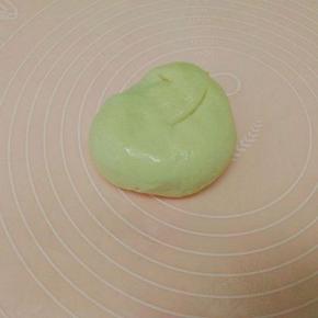 面团揉均匀排气