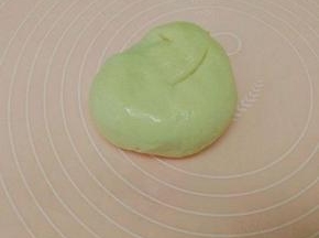 面团揉均匀排气