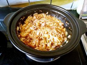 加入适量的清水和盐。