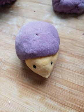 前面用花椒粒做成眼