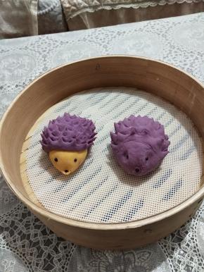 还做了一只紫色的一同放入蒸笼大火蒸二十分钟