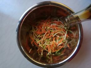 拌匀，加料酒。