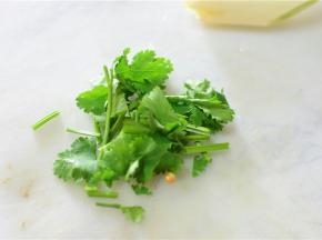香菜切段