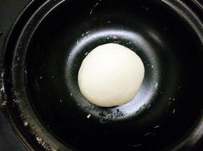 手揉至光滑面团