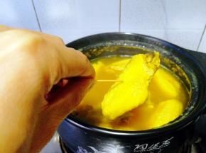用牙签能插入即可，最好泡制两个小时左右