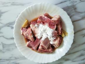 最后再加入一大勺淀粉