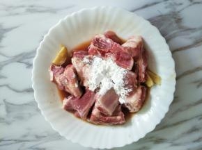 最后再加入一大勺淀粉