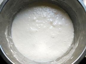 盖上保鲜膜发酵两倍大