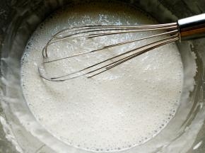 发酵好后把面糊搅拌一下