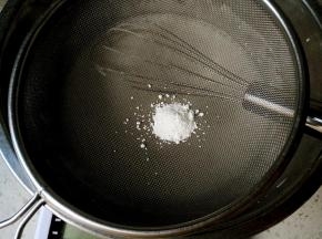 筛入泡打粉