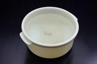 粉丝，清水泡软，捞出沥干水待用；