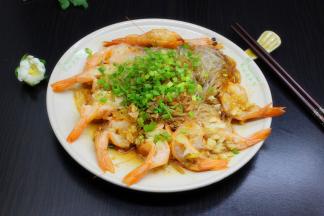 鲜香美味，热气腾腾的出锅了。