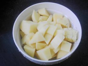 土豆去皮切块