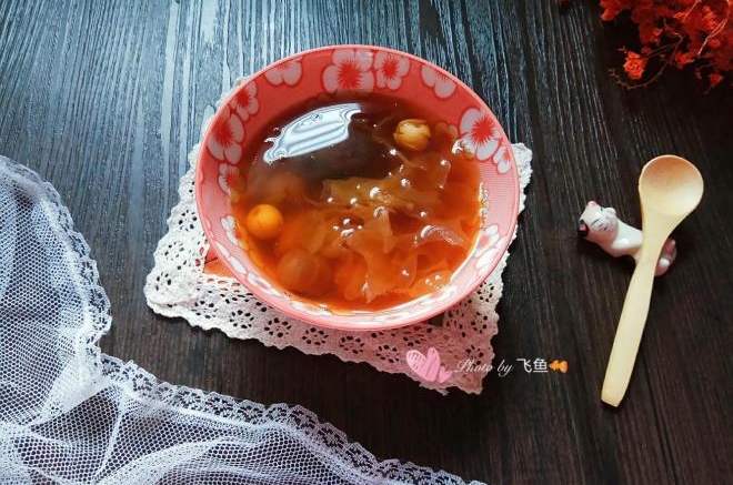 莲子红枣银耳羹