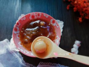 莲子变成了可爱的白胖子。