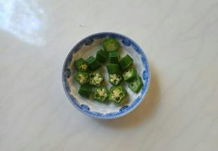 变色即捞出冲凉水，切片。