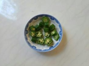 变色即捞出冲凉水，切片。