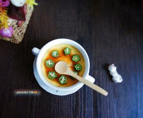 撒上味极鲜，滴上香油。