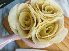 再撒上些许盐