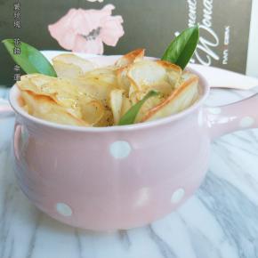 放入预热好的烤箱180°烤30分钟，中途盖上锡纸，以免颜色过焦