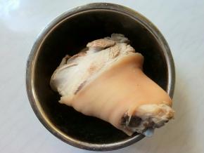 捞出冲洗干净。