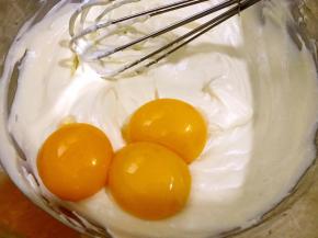 加入蛋黄